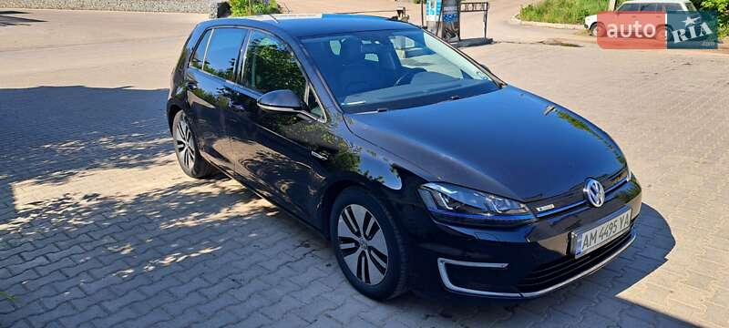 Хетчбек Volkswagen e-Golf 2016 в Житомирі