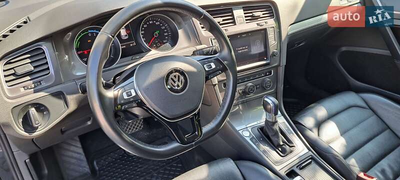 Хетчбек Volkswagen e-Golf 2016 в Житомирі