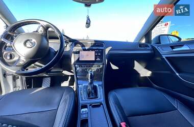 Хетчбек Volkswagen e-Golf 2019 в 