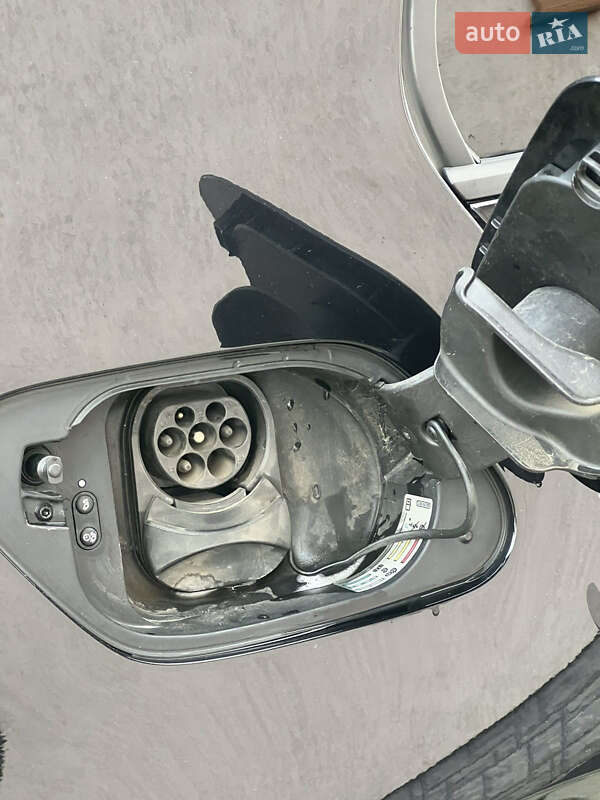 Хетчбек Volkswagen e-Golf 2020 в Ужгороді