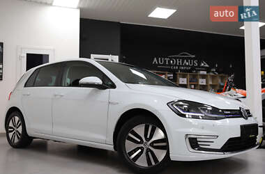 Хэтчбек Volkswagen e-Golf 2018 в 
