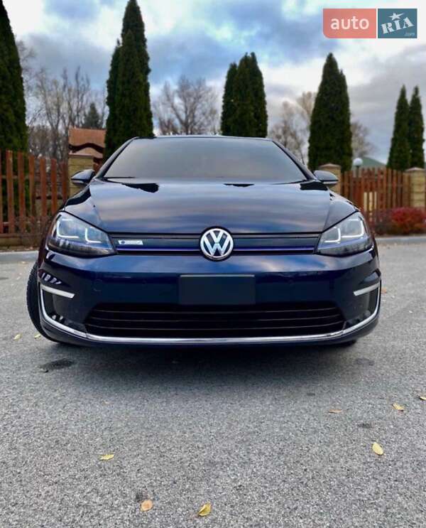 Хетчбек Volkswagen e-Golf 2015 в Дніпрі
