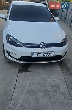 Хэтчбек Volkswagen e-Golf 2016 в 