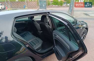 Хетчбек Volkswagen e-Golf 2015 в  фото 56 Хетчбек Volkswagen e-Golf 2015 в