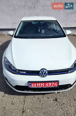 Хетчбек Volkswagen e-Golf 2016 в 