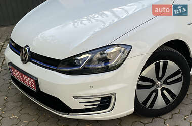 Хетчбек Volkswagen e-Golf 2017 в 