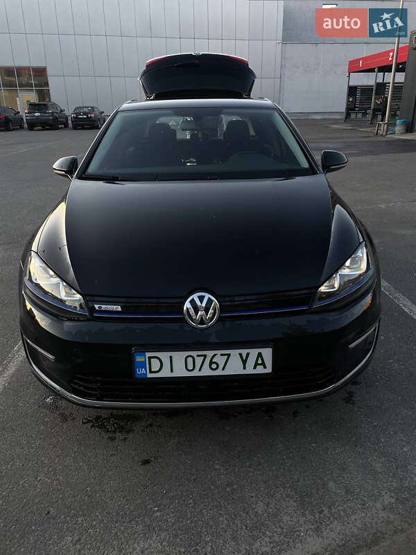 Хэтчбек Volkswagen e-Golf 2015 в 