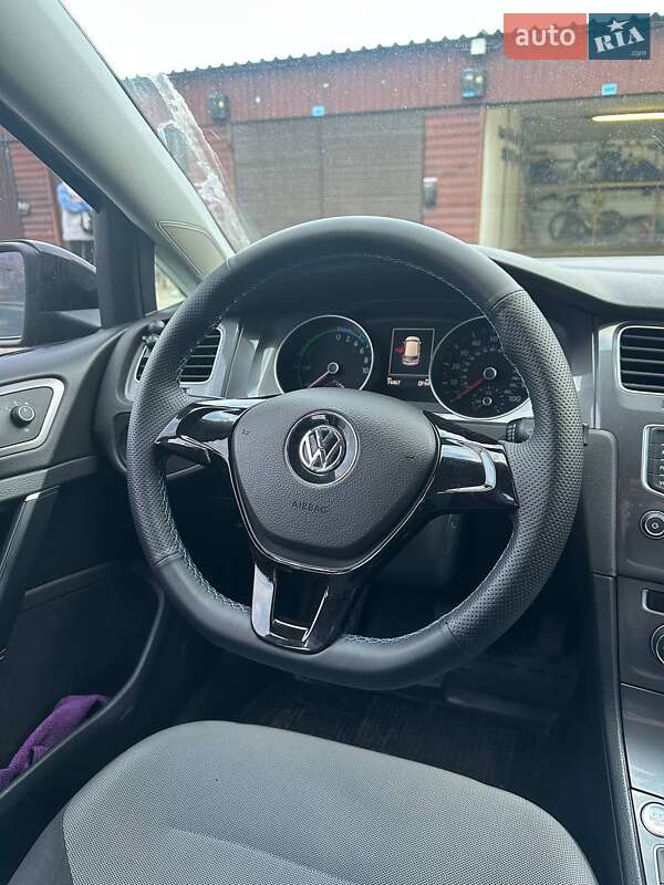 Хэтчбек Volkswagen e-Golf 2016 в Харькове