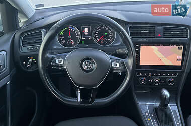 Хетчбек Volkswagen e-Golf 2019 в 
