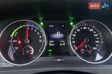 Хетчбек Volkswagen e-Golf 2020 в 