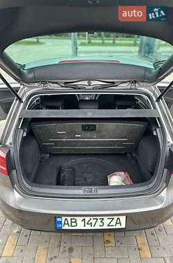 Хетчбек Volkswagen e-Golf 2015 в 
