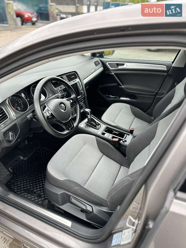 Хетчбек Volkswagen e-Golf 2015 в Вінниці