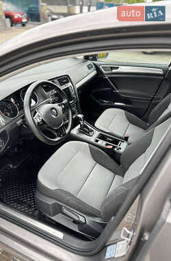 Хетчбек Volkswagen e-Golf 2015 в 
