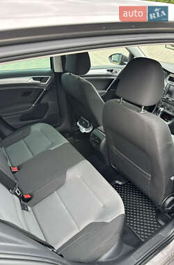 Хетчбек Volkswagen e-Golf 2015 в 