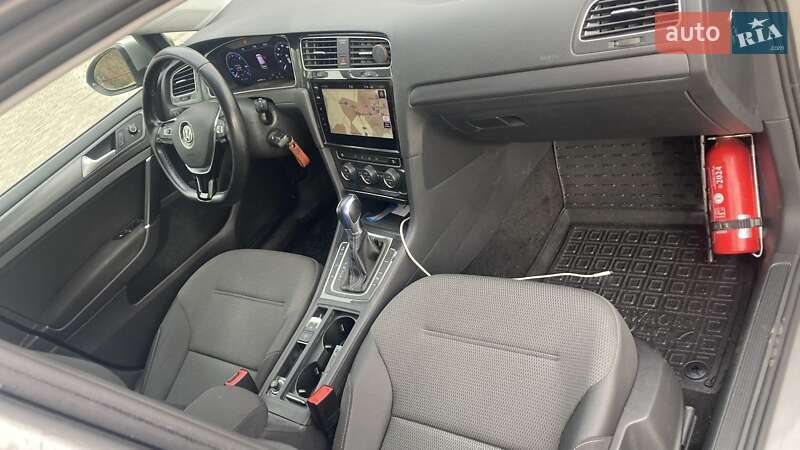 Хэтчбек Volkswagen e-Golf 2018 в Николаеве