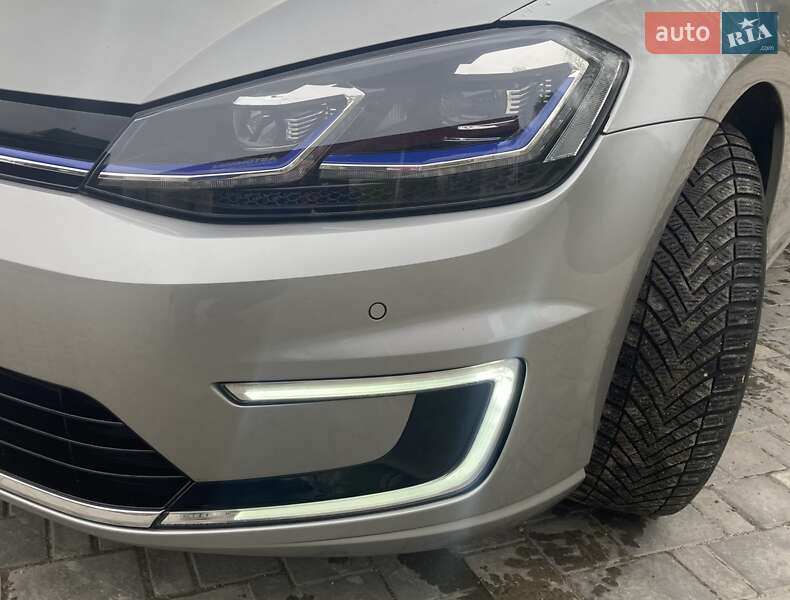 Хэтчбек Volkswagen e-Golf 2018 в Николаеве