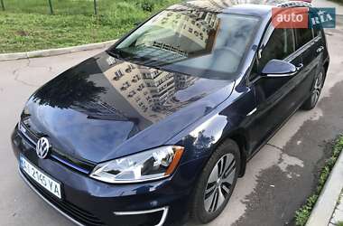 Хэтчбек Volkswagen e-Golf 2015 в 