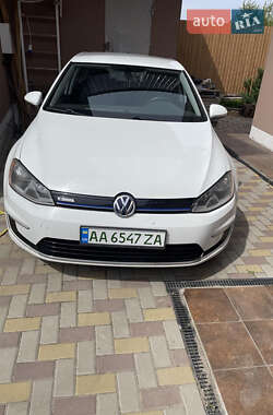 Хэтчбек Volkswagen e-Golf 2015 в Великой Ольшанке