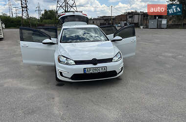 Хетчбек Volkswagen e-Golf 2016 в 