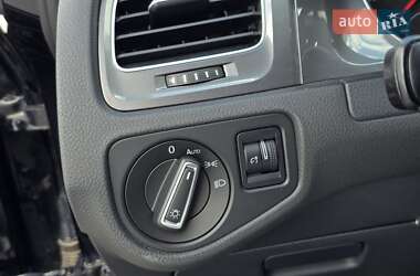 Хэтчбек Volkswagen e-Golf 2015 в 
