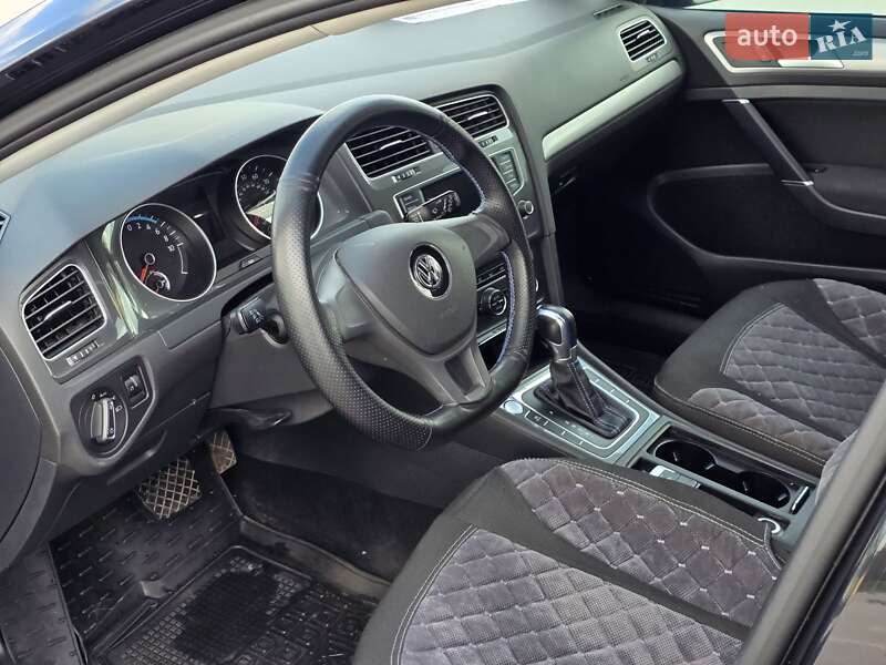 Хетчбек Volkswagen e-Golf 2015 в Тернополі
