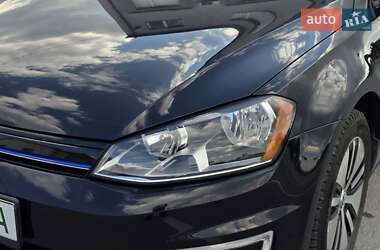 Хэтчбек Volkswagen e-Golf 2015 в 