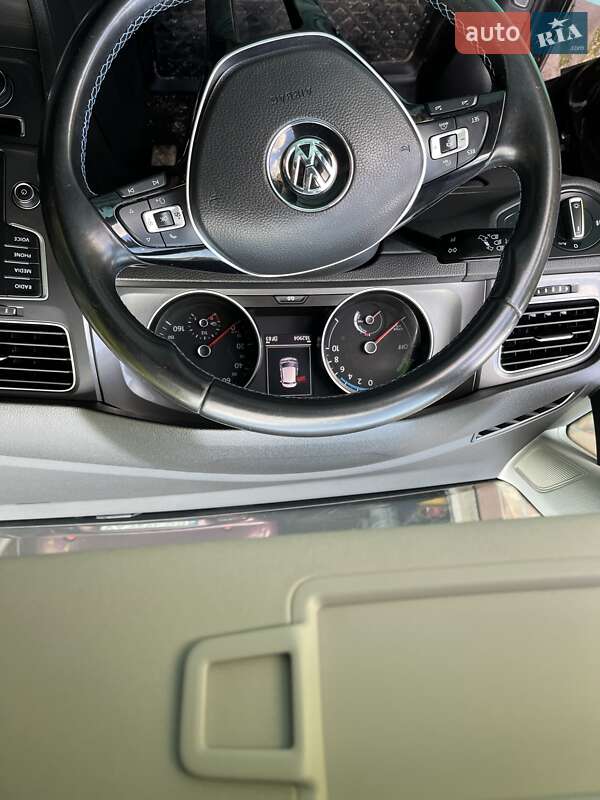 Хетчбек Volkswagen e-Golf 2015 в Тернополі
