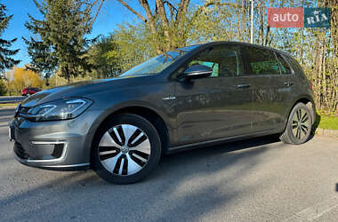 Хэтчбек Volkswagen e-Golf 2018 в Киеве
