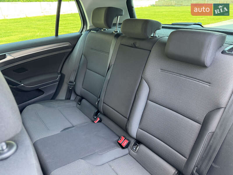 Хетчбек Volkswagen e-Golf 2018 в Луцьку