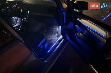 Хетчбек Volkswagen e-Golf 2015 в 