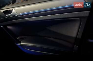 Хетчбек Volkswagen e-Golf 2015 в 