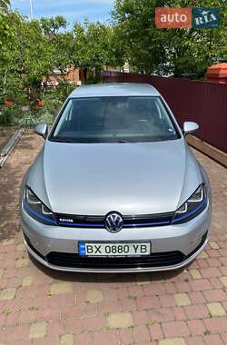 Хэтчбек Volkswagen e-Golf 2015 в 