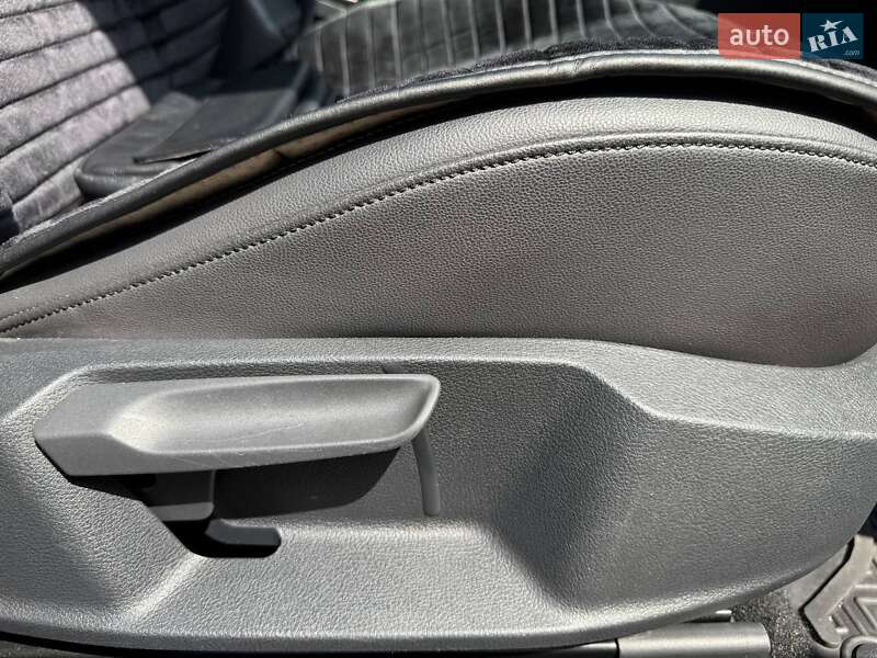 Хетчбек Volkswagen e-Golf 2019 в Запоріжжі