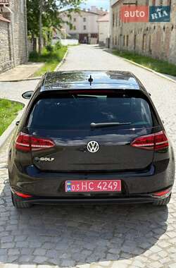 Хэтчбек Volkswagen e-Golf 2015 в 