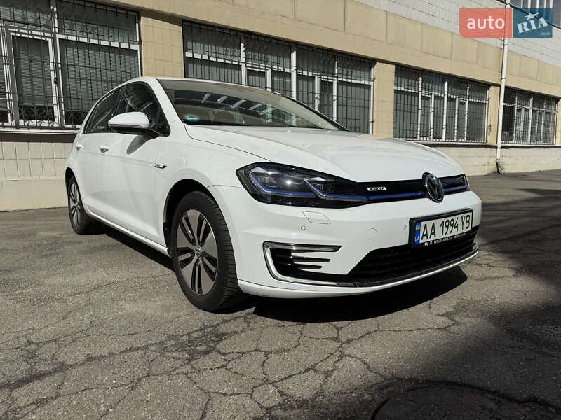 Хэтчбек Volkswagen e-Golf 2020 в 