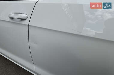 Хэтчбек Volkswagen e-Golf 2020 в 