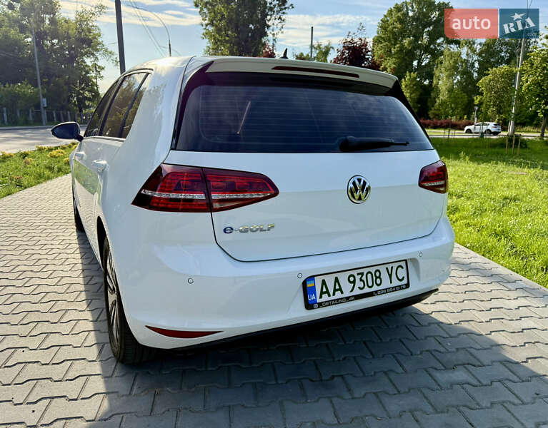 Хэтчбек Volkswagen e-Golf 2016 в Киеве
