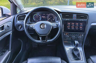 Хетчбек Volkswagen e-Golf 2017 в 