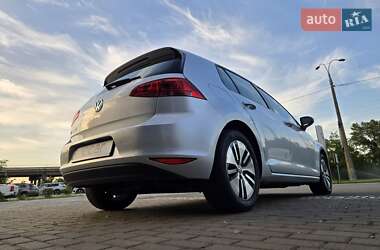 Хетчбек Volkswagen e-Golf 2016 в 