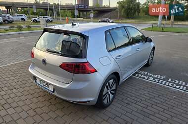 Хетчбек Volkswagen e-Golf 2016 в 