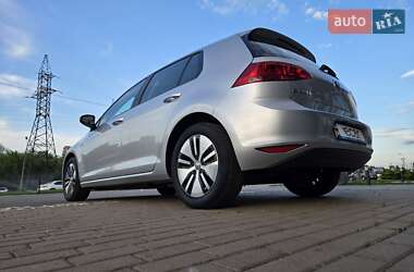 Хетчбек Volkswagen e-Golf 2016 в 