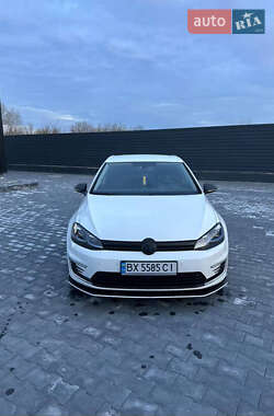 Хэтчбек Volkswagen e-Golf 2017 в 