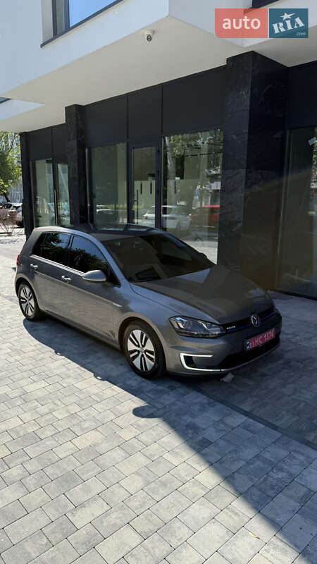 Хетчбек Volkswagen e-Golf 2014 в Ужгороді