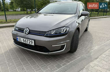 Хетчбек Volkswagen e-Golf 2015 в Львові