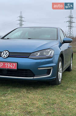 Хэтчбек Volkswagen e-Golf 2016 в 