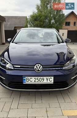 Хэтчбек Volkswagen e-Golf 2020 в 