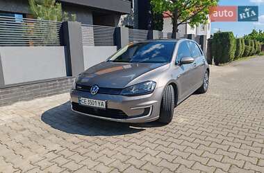 Хетчбек Volkswagen e-Golf 2016 в Чернівцях