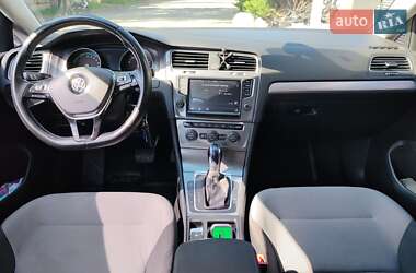 Хэтчбек Volkswagen e-Golf 2016 в 