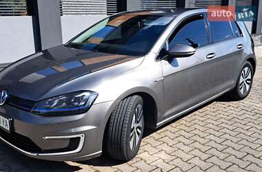 Хэтчбек Volkswagen e-Golf 2016 в 