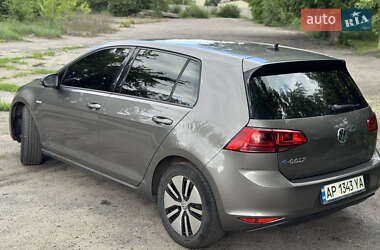 Хэтчбек Volkswagen e-Golf 2016 в 